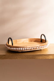 Bandeja de Madera con Manijas de Metal y Borde de Bolitas Decorativas