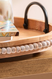 Bandeja de Madera con Manijas de Metal y Borde de Bolitas Decorativas