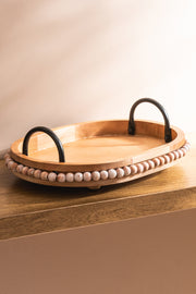 Bandeja de Madera con Manijas de Metal y Borde de Bolitas Decorativas
