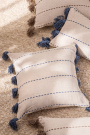 Almohadón Mechón Insertado Flecos 30x60cm