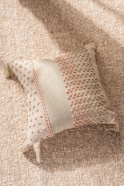 Almohadón Detalles Colores Flecos 45x45cm