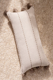 Almohadón Mechón Insertado Flecos 30x60cm