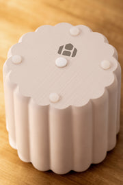 Maceta Poli Resina Acanalada Mediana